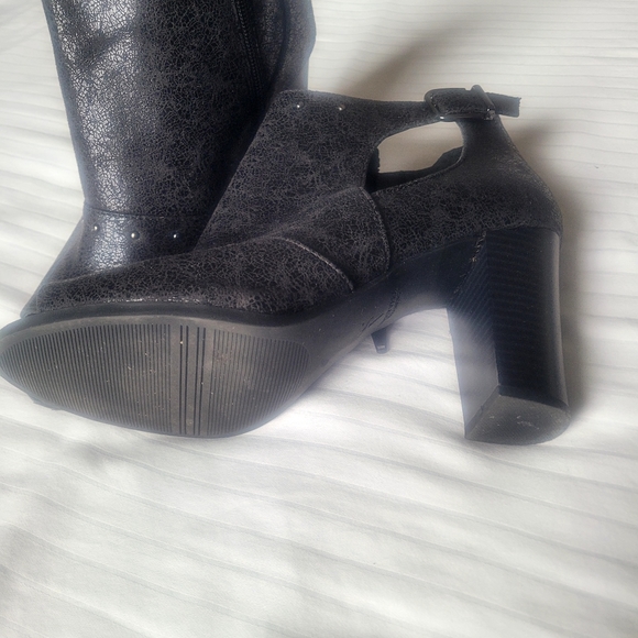 Booties - Picture 3 of 3